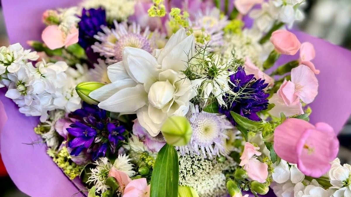 Jarná veľkonočná kytica a sviatočná dekorácia